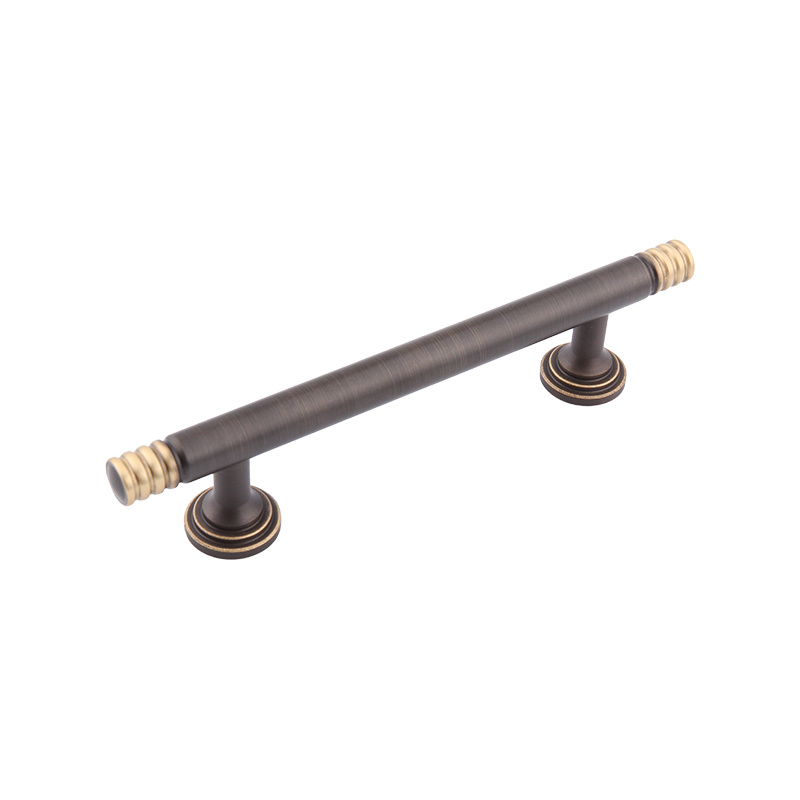 8413 Mânerul pentru garderobă hardware vintage din alamă